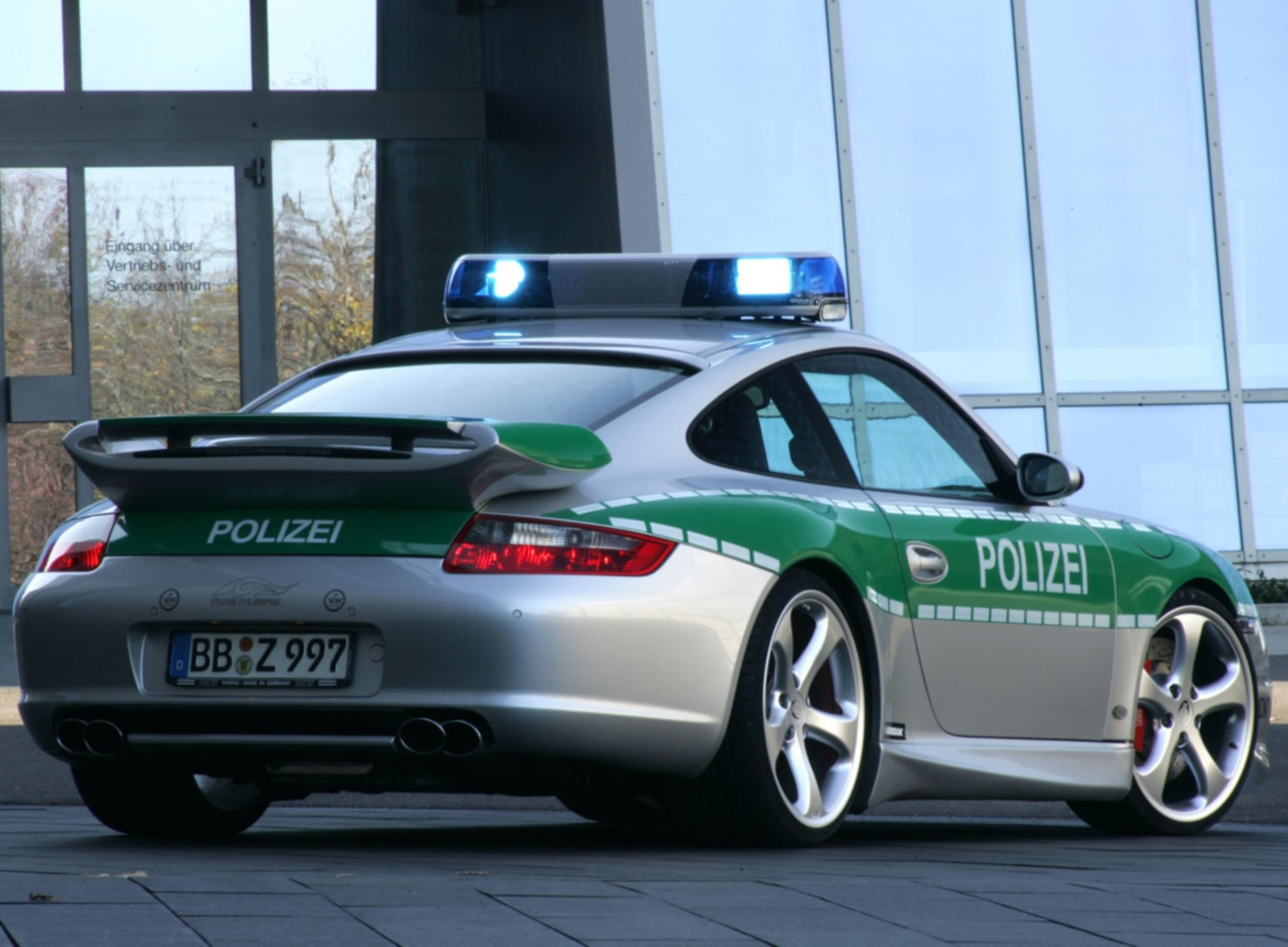 SMALL_TechArt-Porsche_911_Carrera_S_Police_Car-2006-1280-04